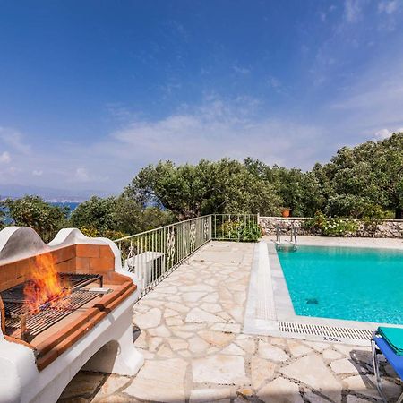 Villa Vingla By Villa Plus Kassiopi Buitenkant foto
