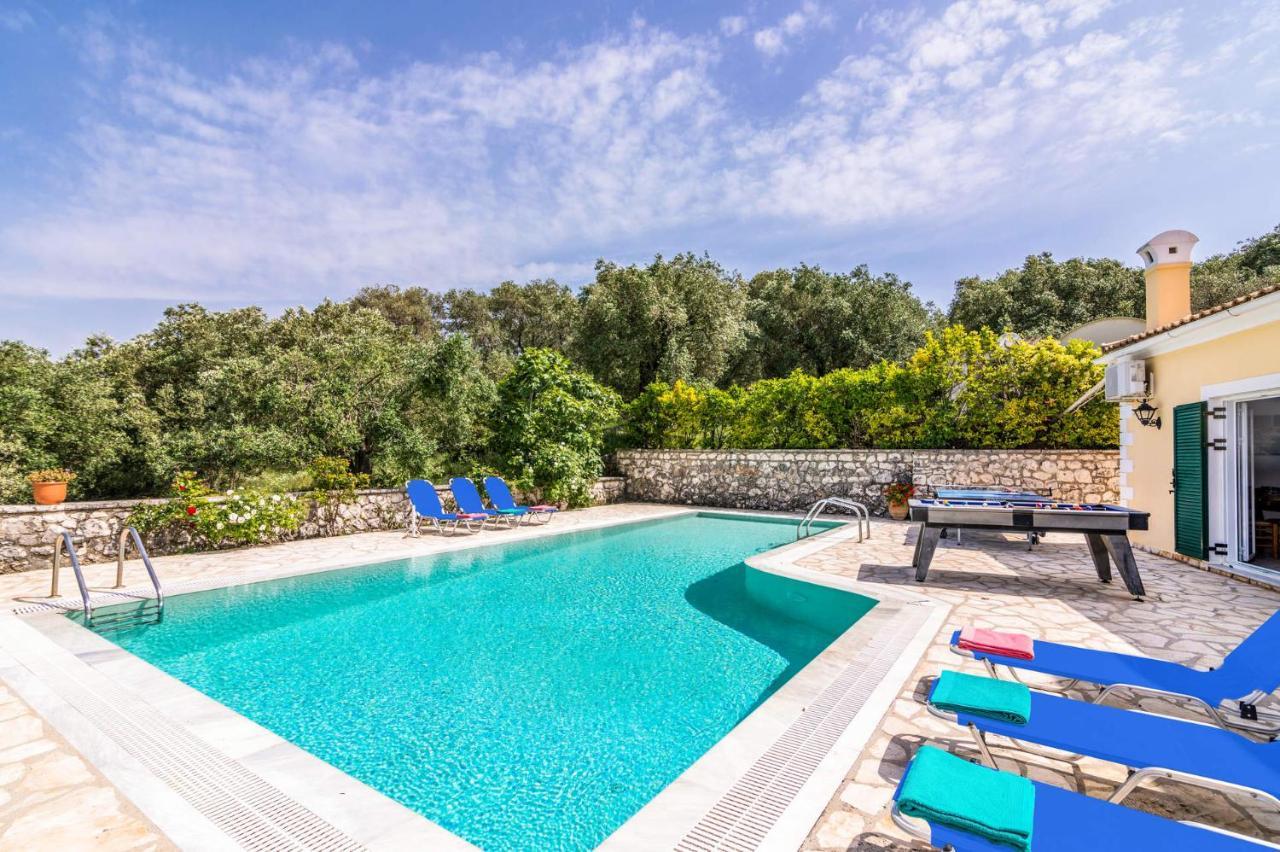 Villa Vingla By Villa Plus Kassiopi Buitenkant foto